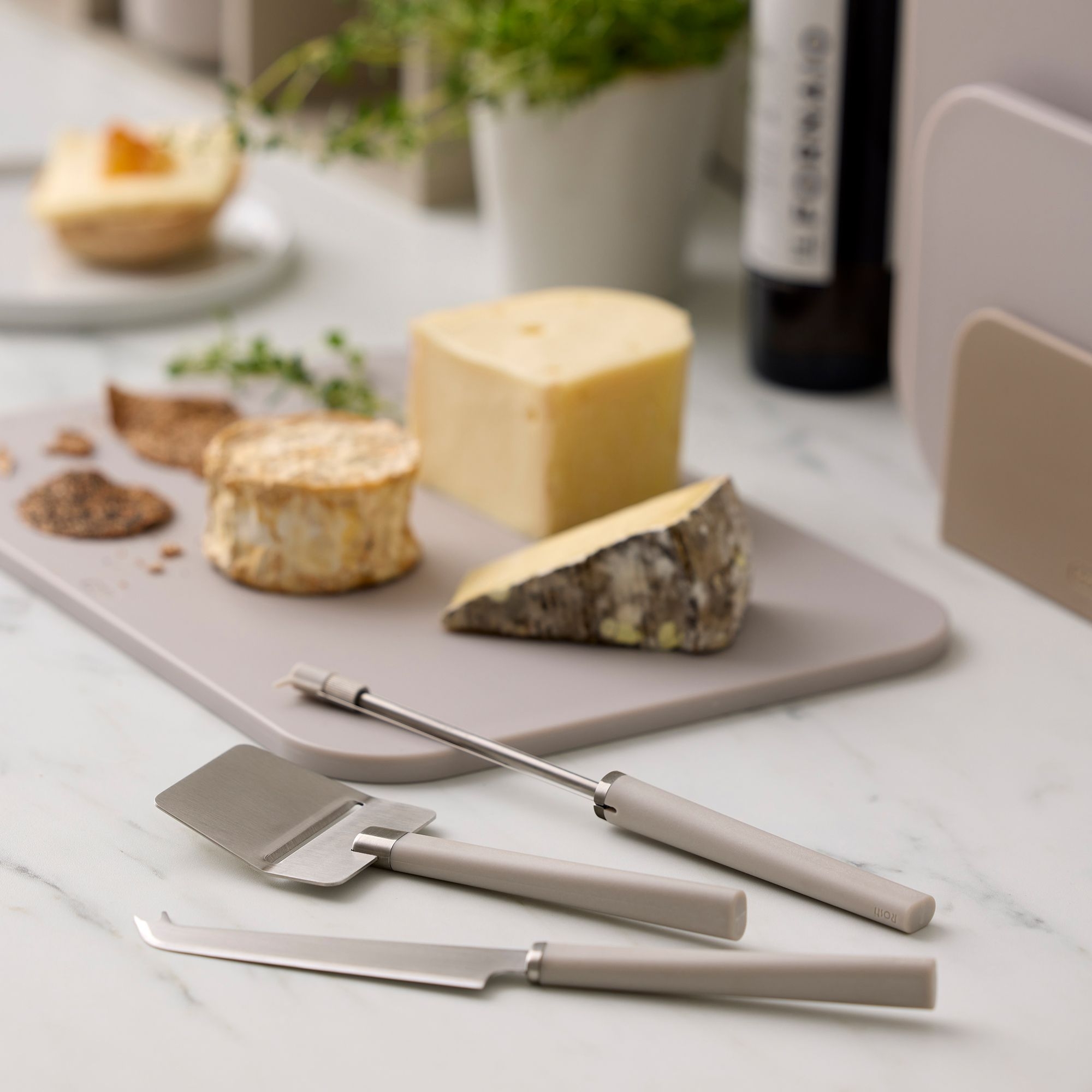 Rosti - cheese knife Emma - Humus Rosti - cheese knife Emma - Humus