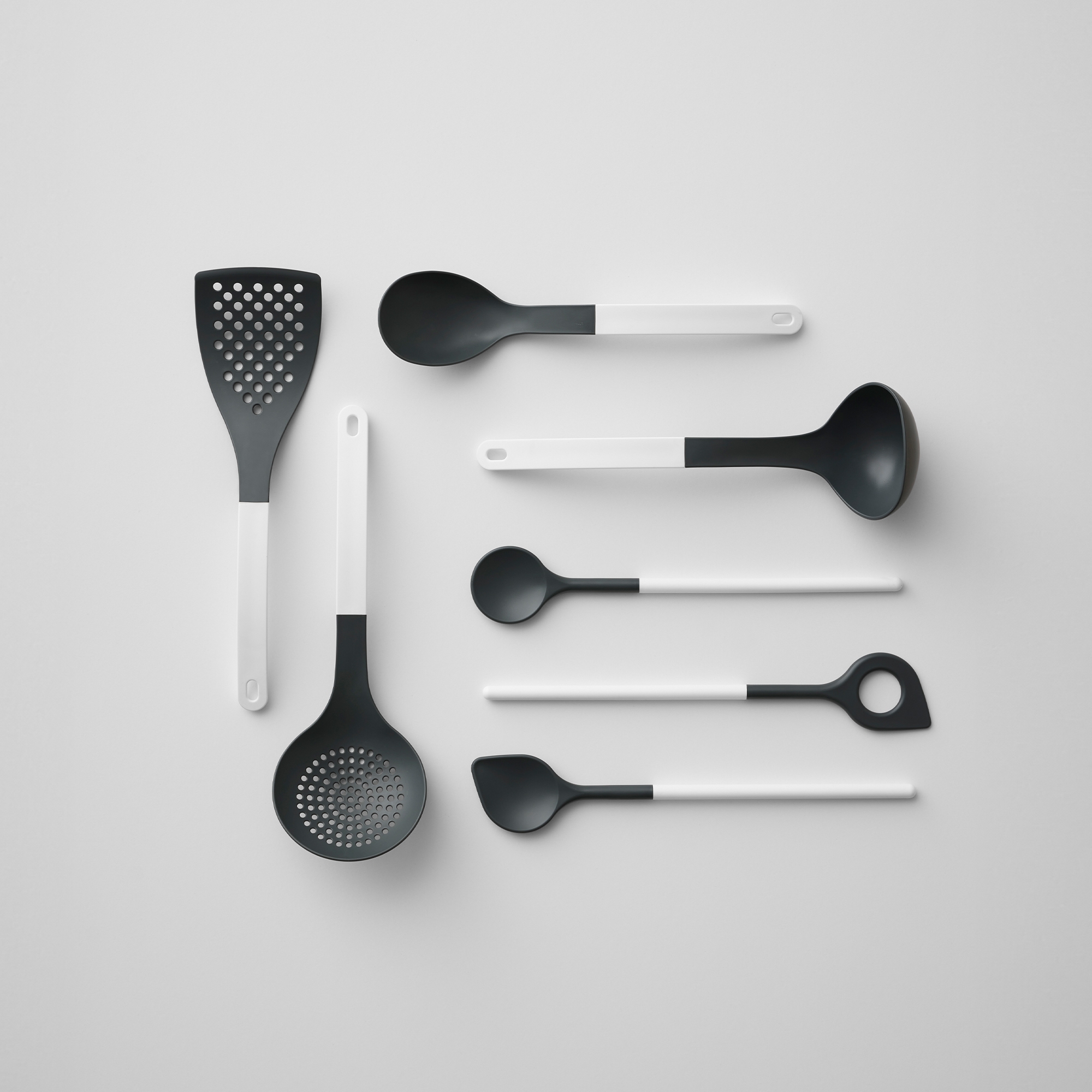 Rosti - NEW Optima spoon with hole - white Rosti - NEW Optima spoon with hole - white